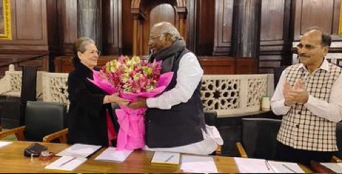 राहुल की भारत जोड़ो यात्रा गौरव का विषय : सोनिया गांधी राहुल की भारत जोड़ो यात्रा गौरव का विषय : सोनिया गांधी